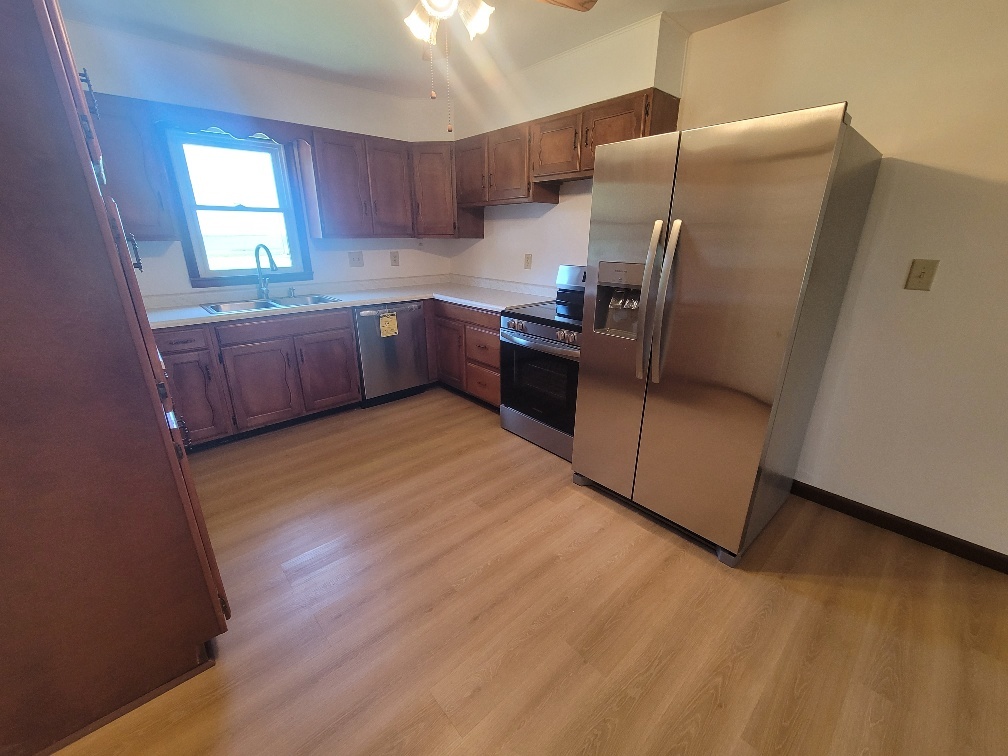 210 Brockett Street Property Photo 17