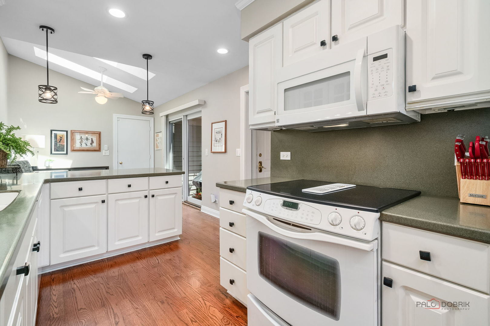 525 White Oak Lane 26525 Property Photo 15