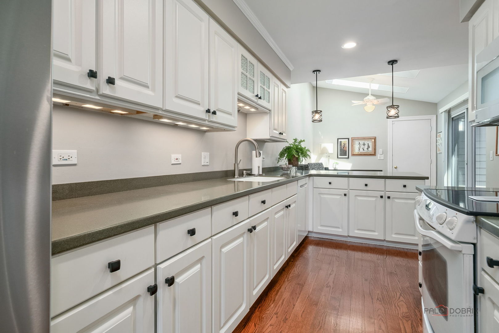 525 White Oak Lane 26525 Property Photo 16