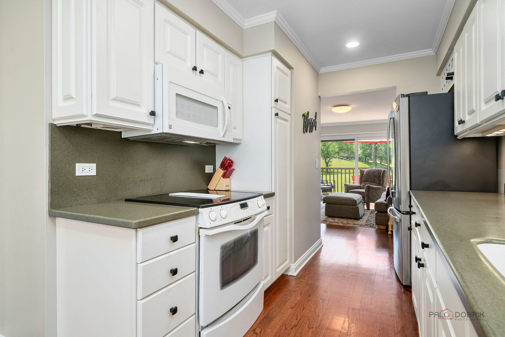525 White Oak Lane 26525 Property Photo 17