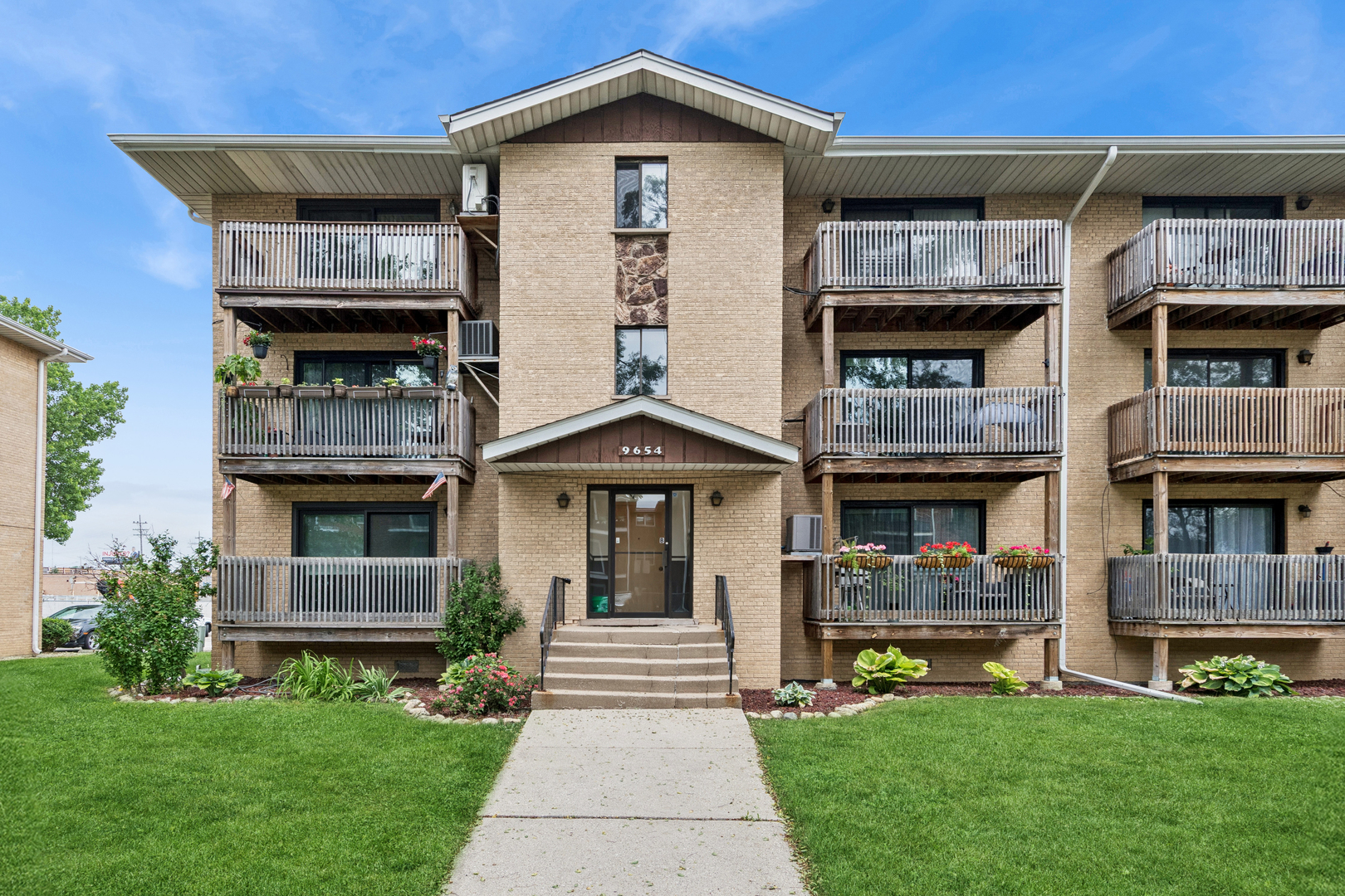 9654 Nottingham Avenue 1a Property Photo 1