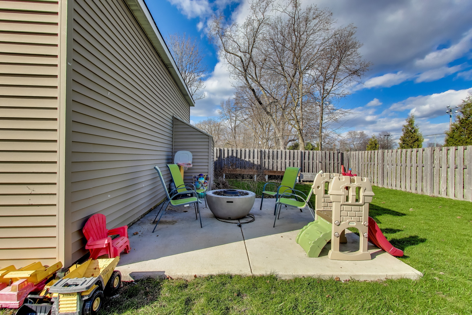 631 S Hale Street Property Photo 43