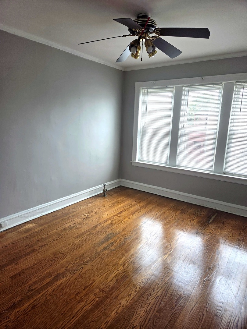 8030 S Paxton Avenue 3 Property Photo 4