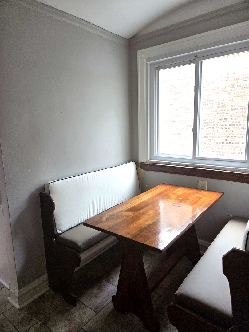 8030 S Paxton Avenue 3 Property Photo 8
