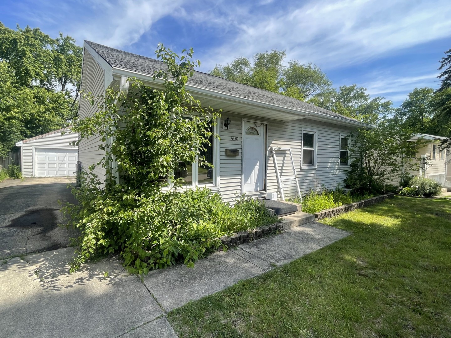 400 E Altgeld Avenue Property Photo 1