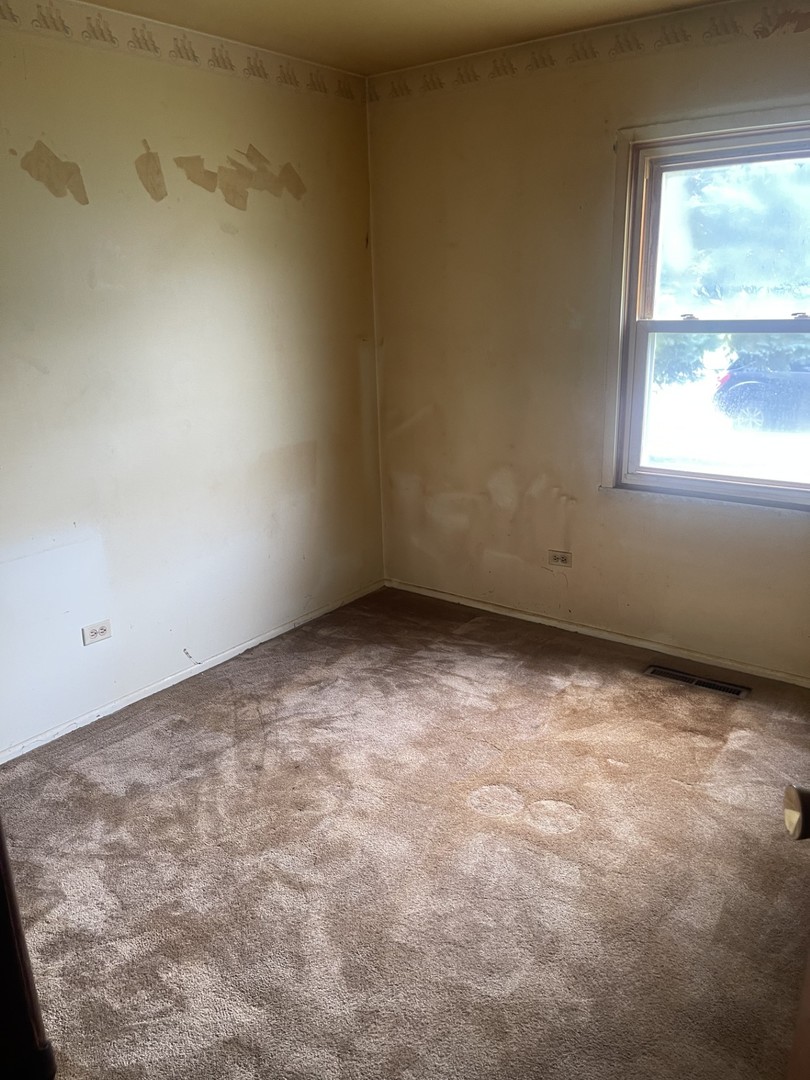 400 E Altgeld Avenue Property Photo 6