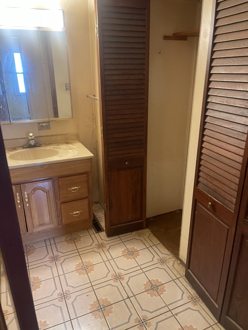400 E Altgeld Avenue Property Photo 9