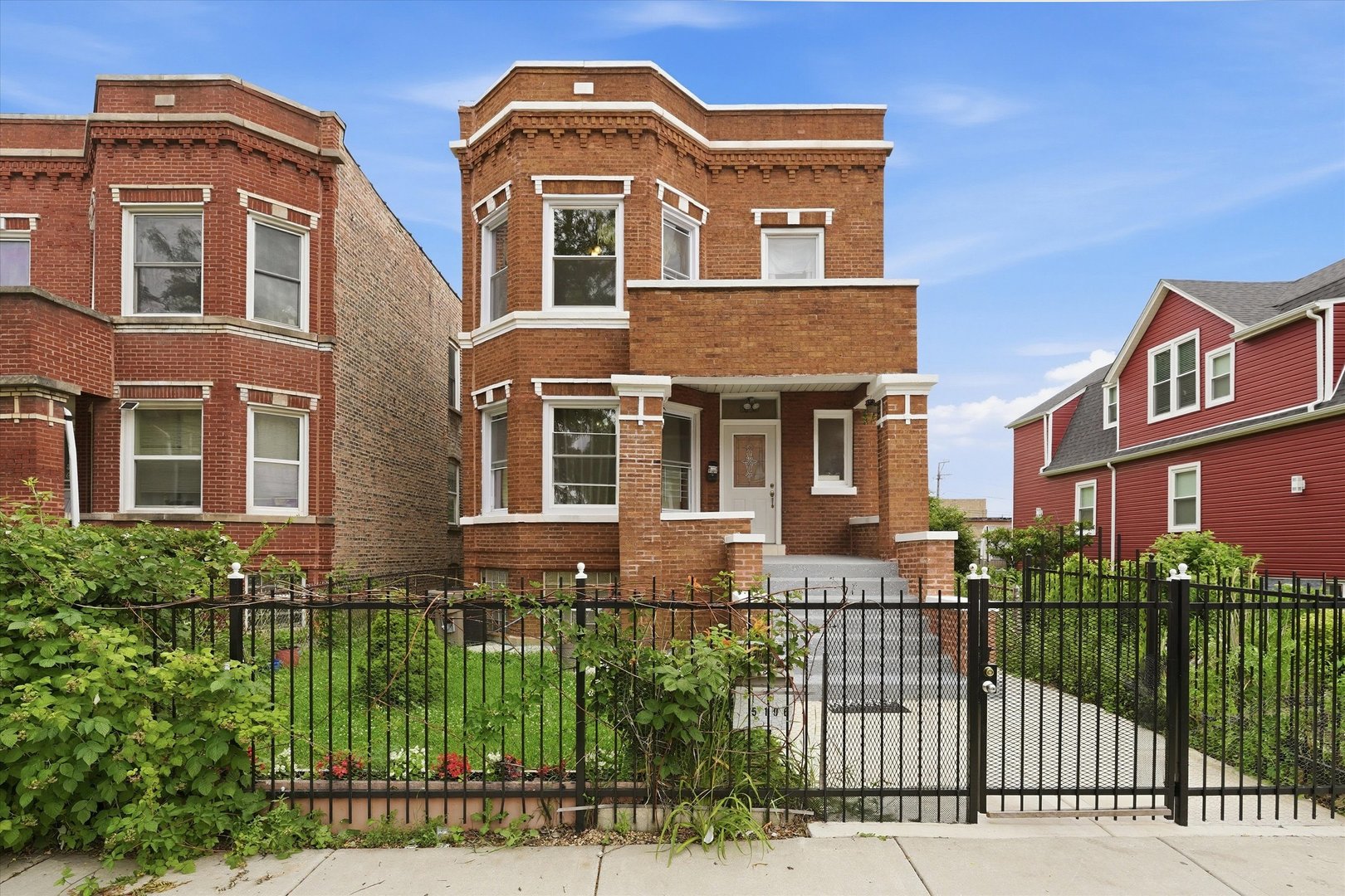 5106 W Fulton Street Property Photo 2
