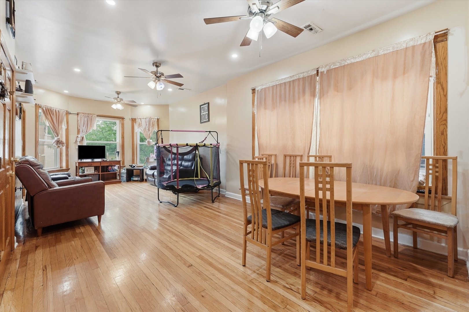 5106 W Fulton Street Property Photo 9