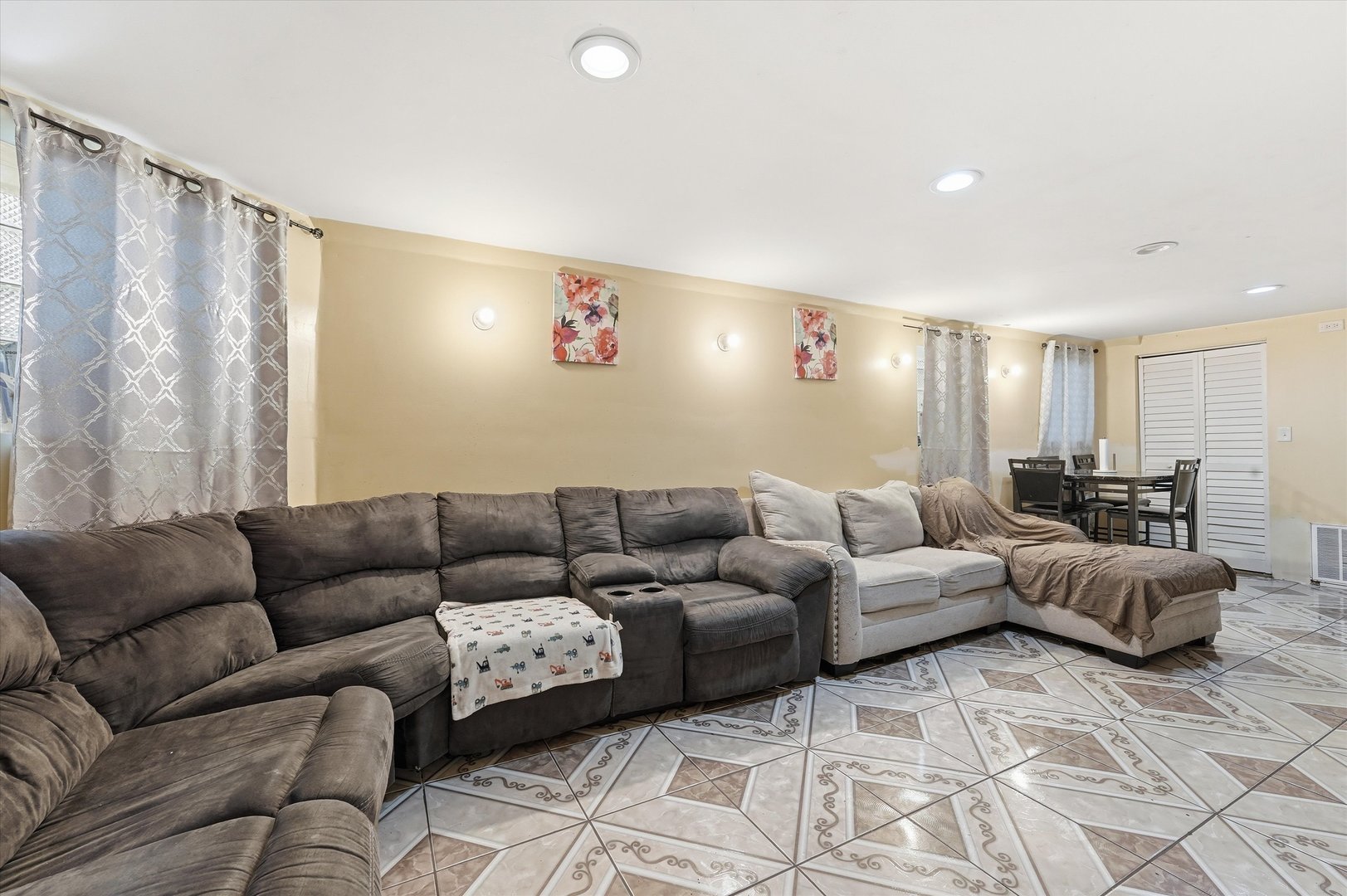 5106 W Fulton Street Property Photo 17