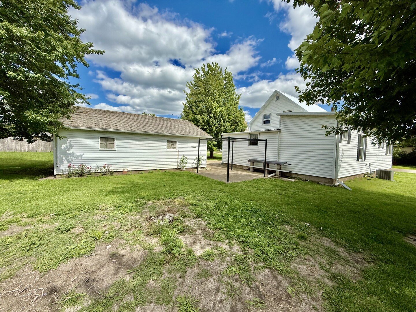302 South Street Property Photo 11