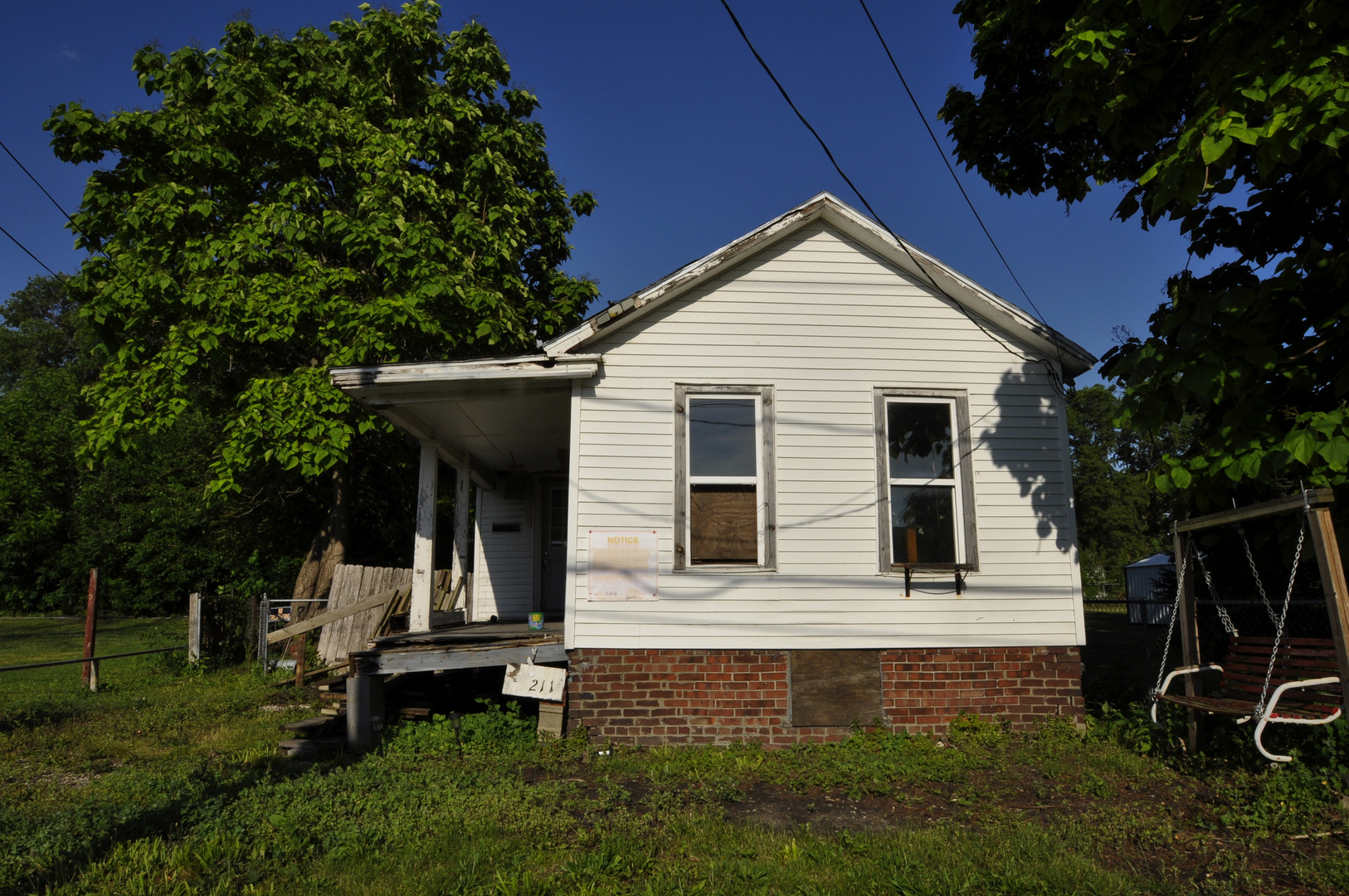211 S Sterling Street Property Photo 1