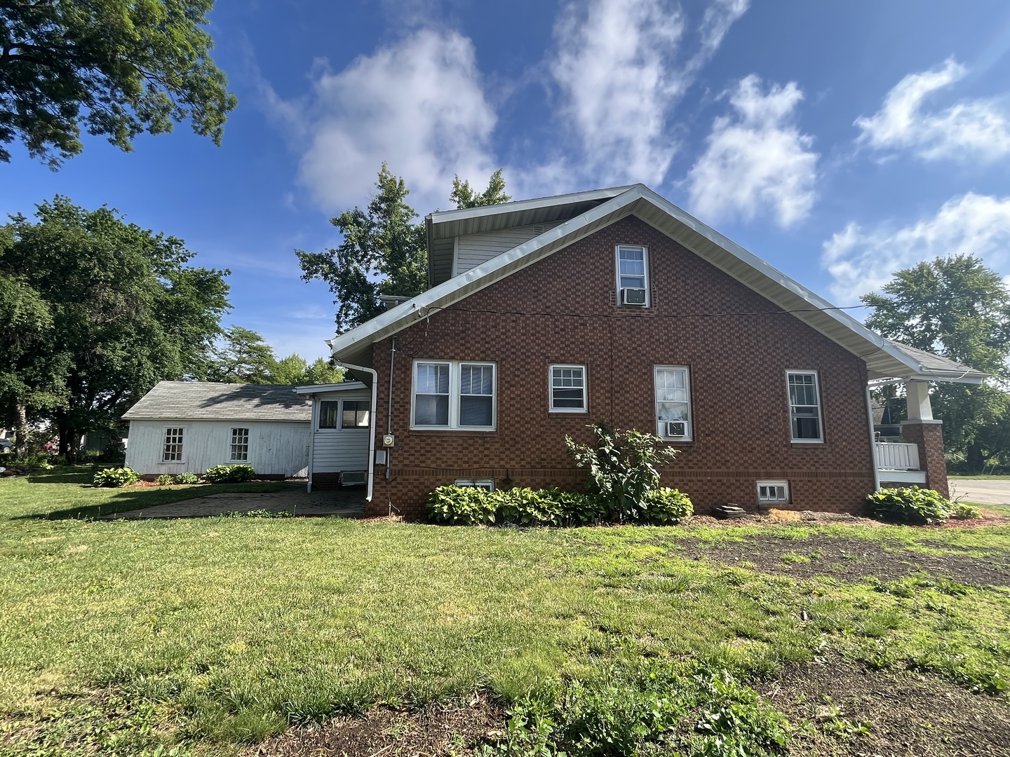 208 S Peoria Street Property Photo 6