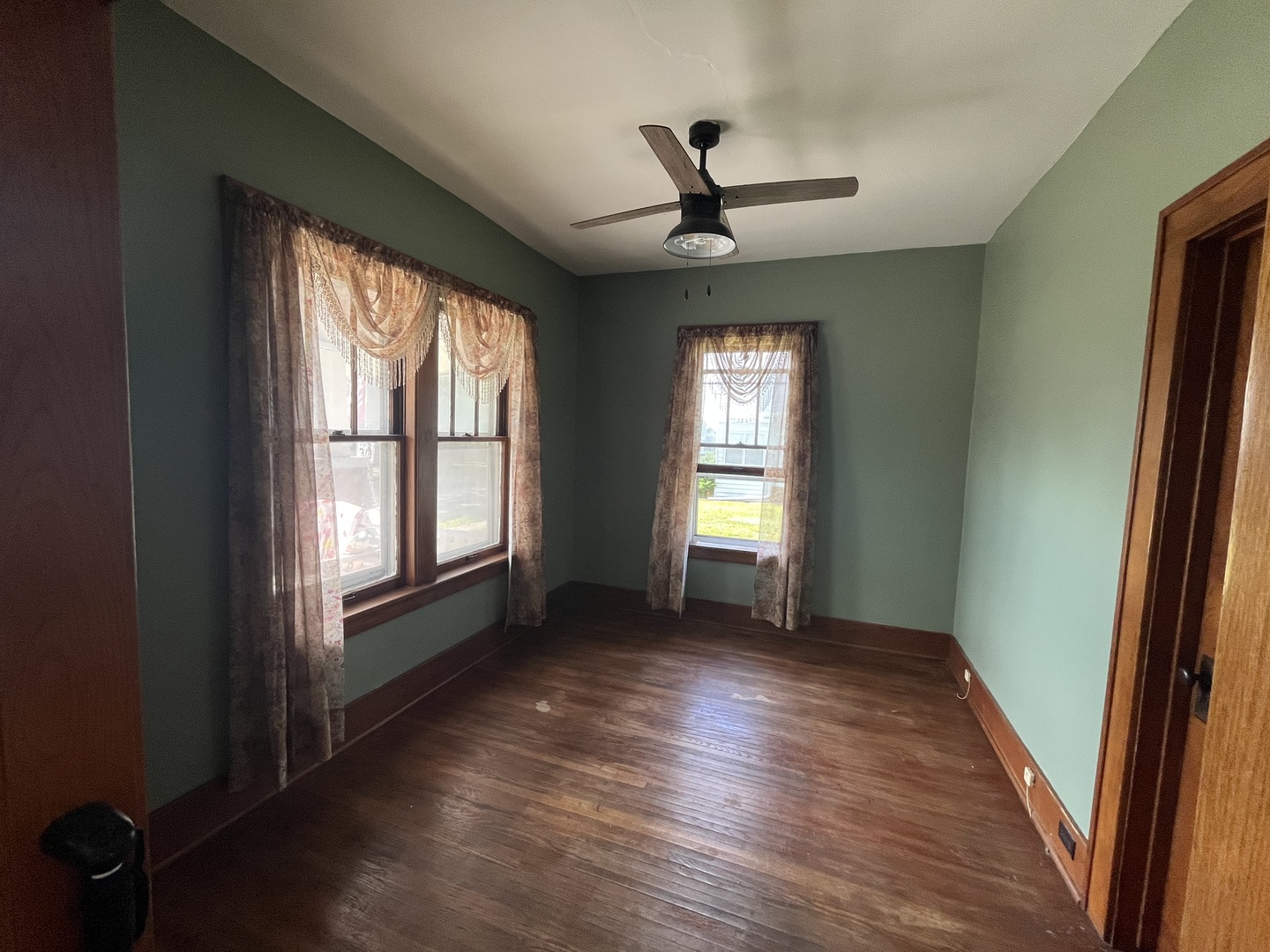 208 S Peoria Street Property Photo 13