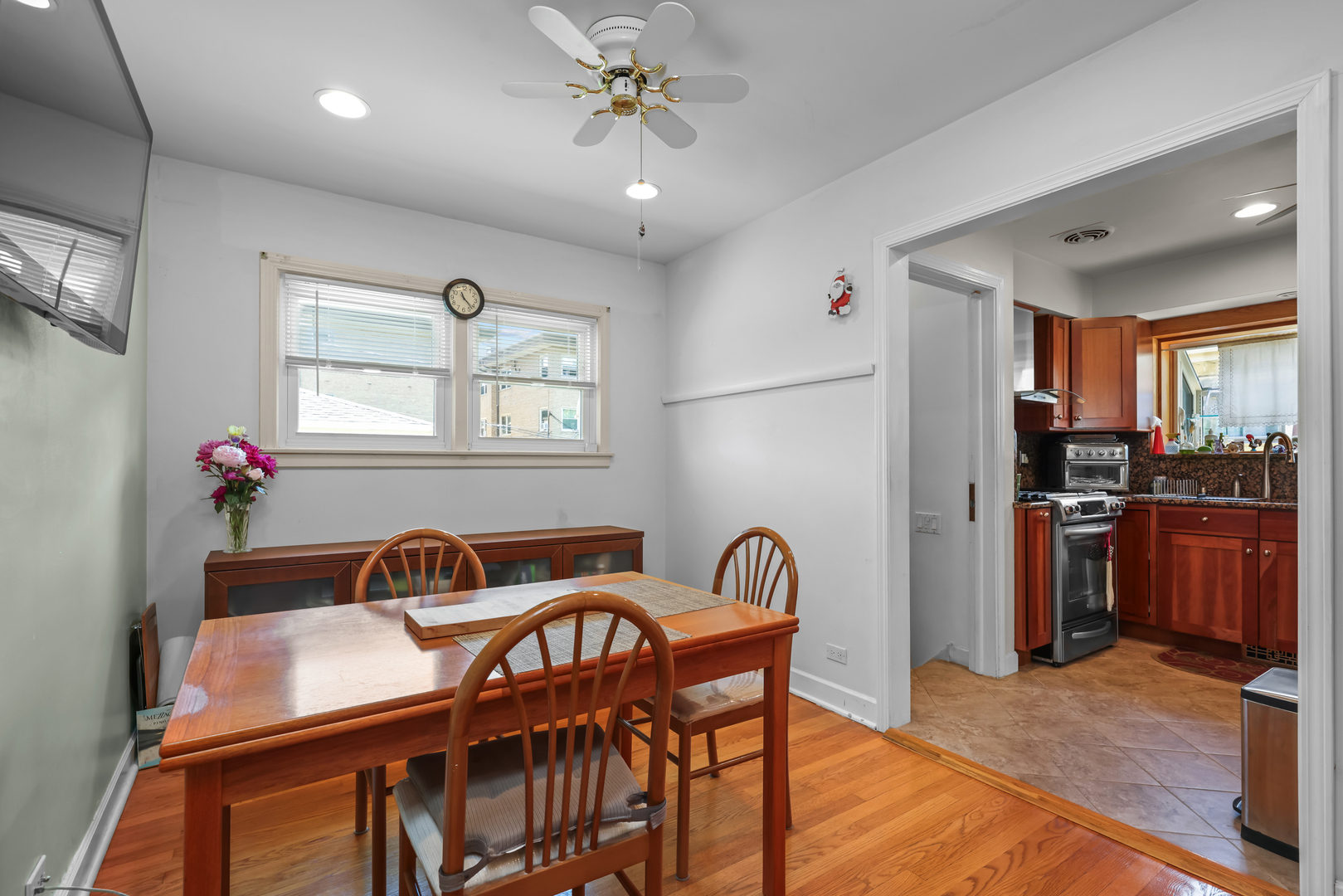 7555 N Neva Avenue Property Photo 17