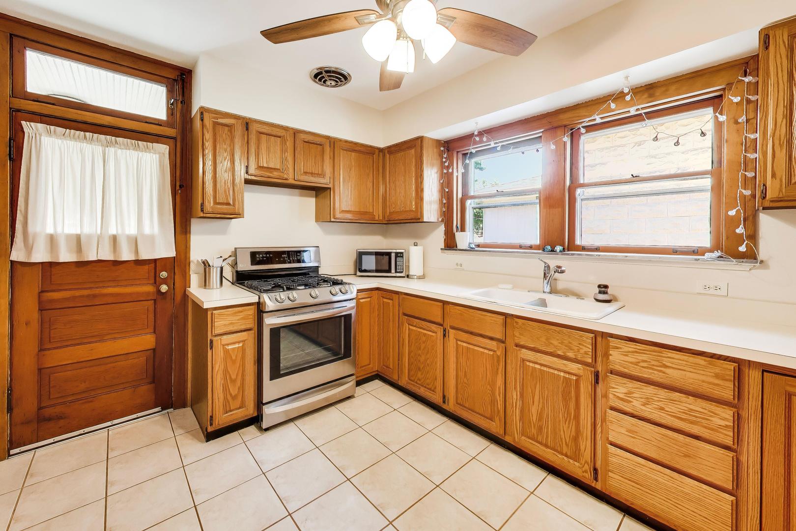 934 Circle Avenue Property Photo 12