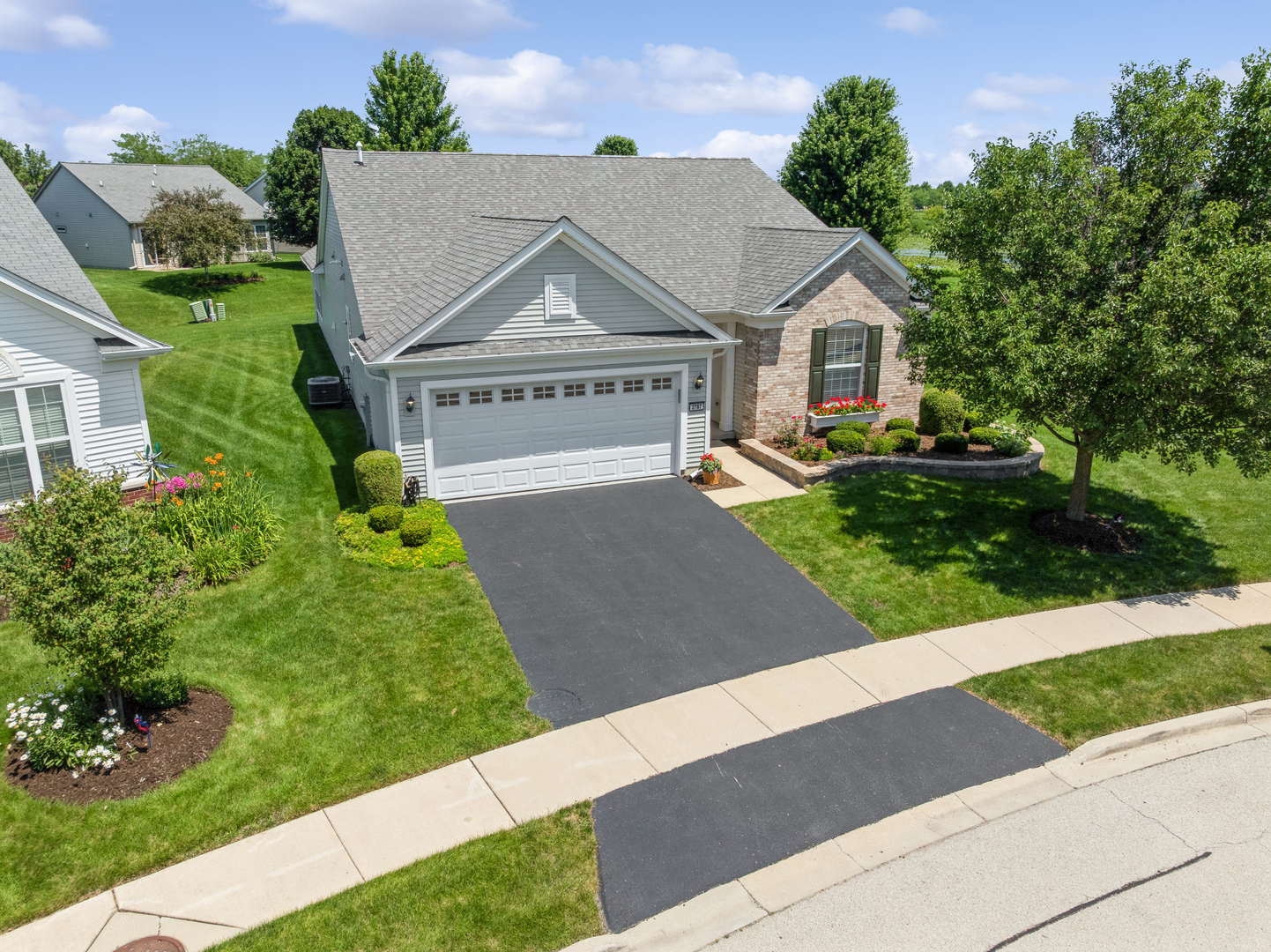 2787 Beacon Point Circle Property Photo 2