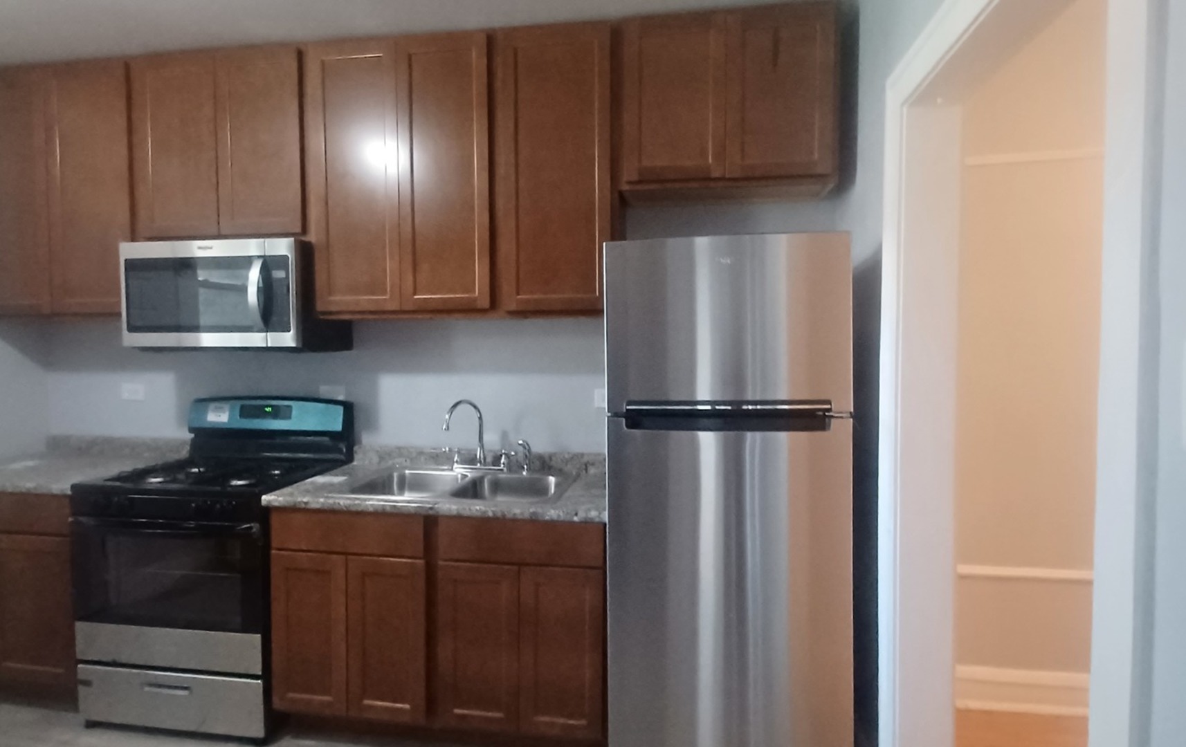 7307 S Bennett Avenue 3 Property Photo 8