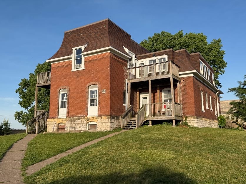 620/26 N Perry Street Property Photo 1