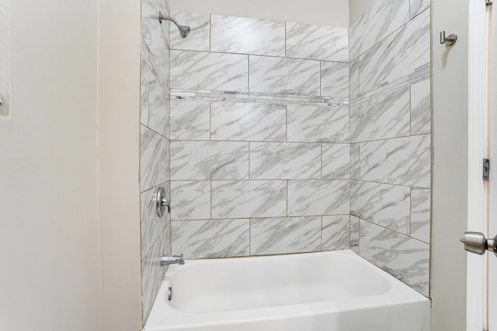6438 S Eberhart Avenue 2 Property Photo 10