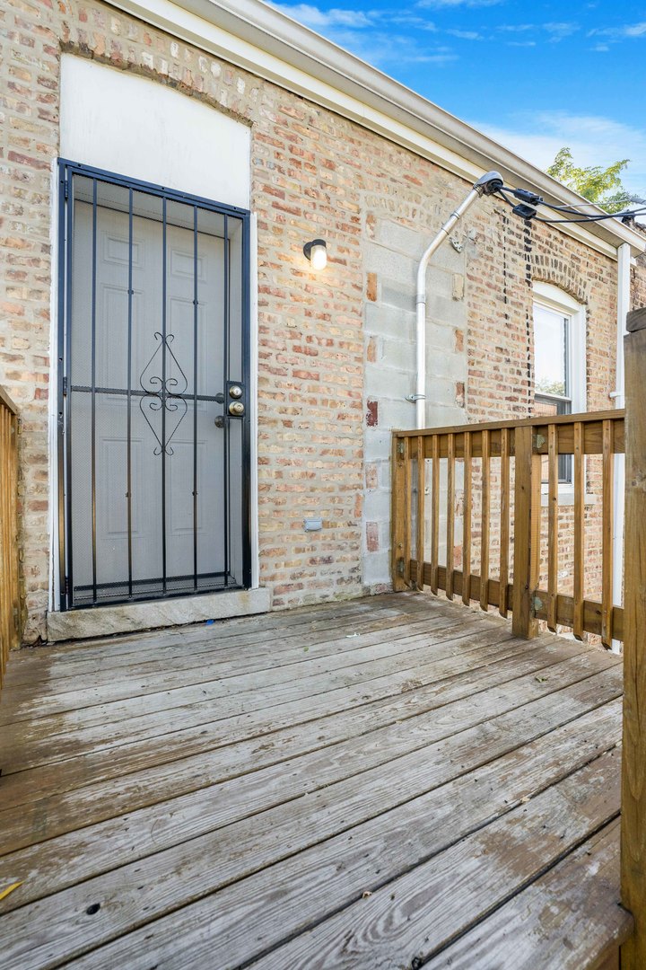 6438 S Eberhart Avenue 2 Property Photo 15
