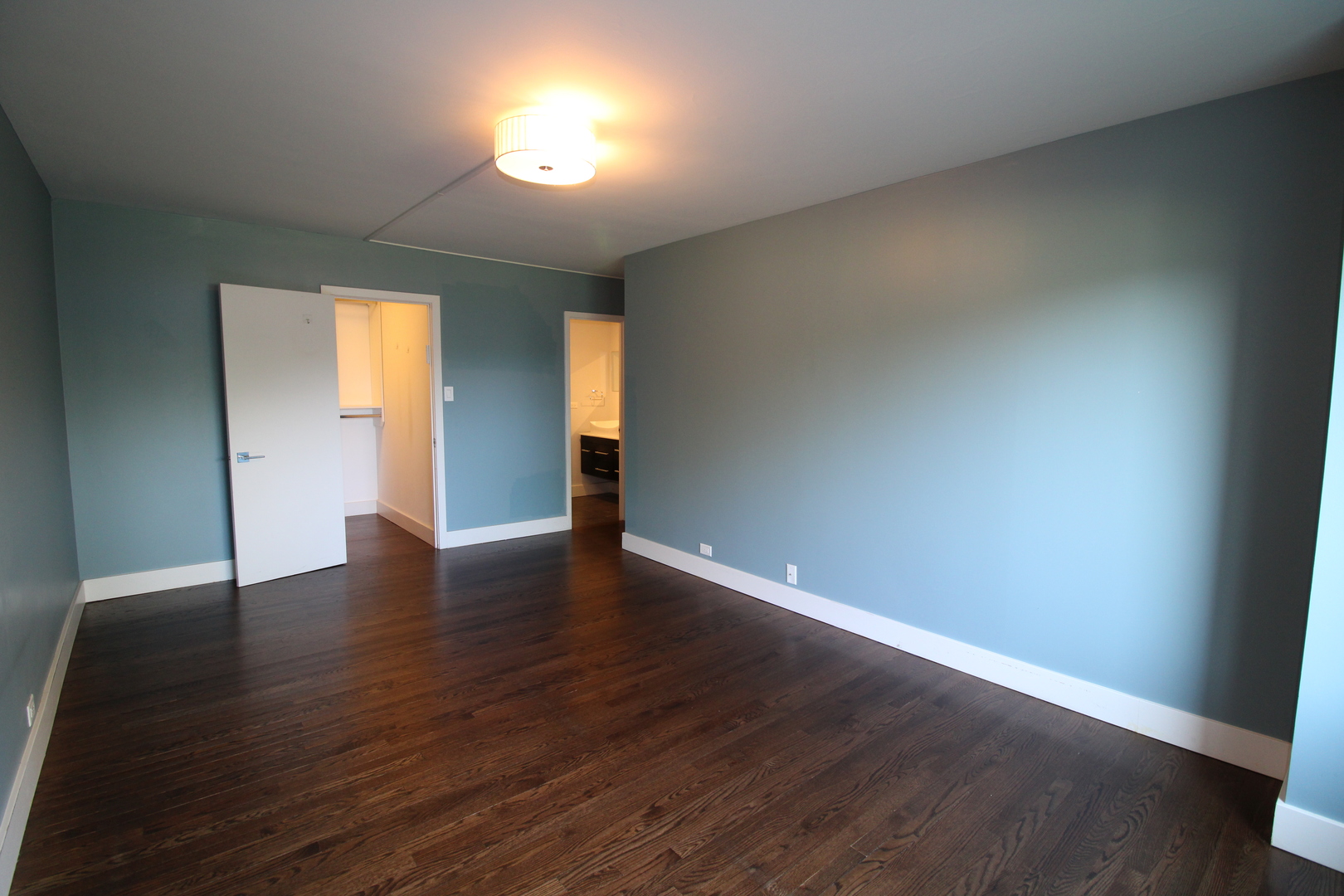 7061 N Kedzie Avenue 116 Property Photo 4