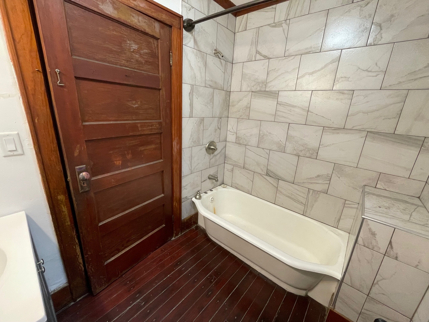 1538-1542 W 3rd Street Property Photo 3