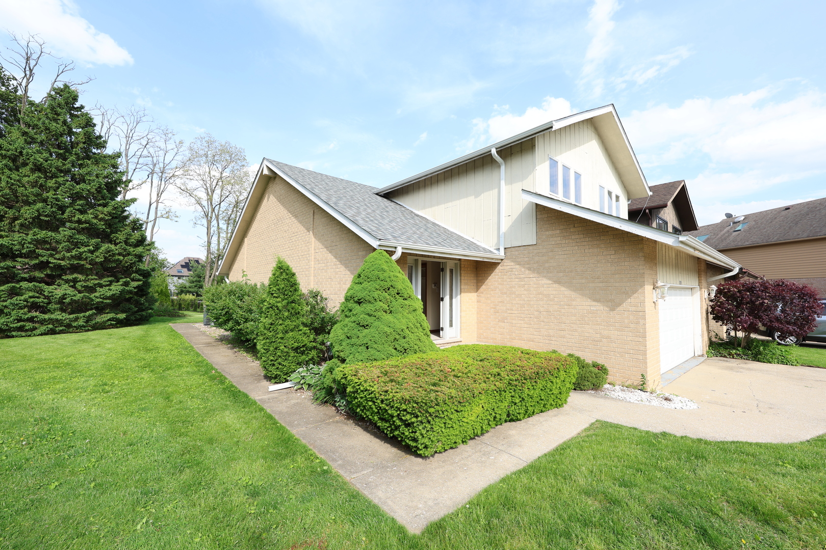 8315 Helen Court Property Photo 6