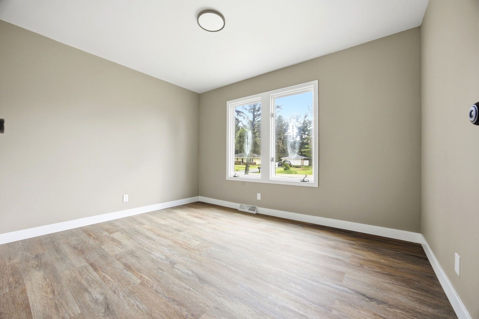 8320 Phyllis Road Property Photo 11