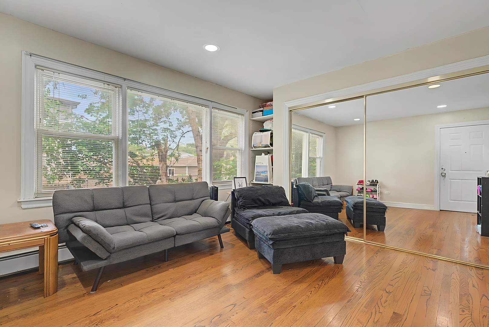 2111 N 75th Avenue 1e Property Photo 2