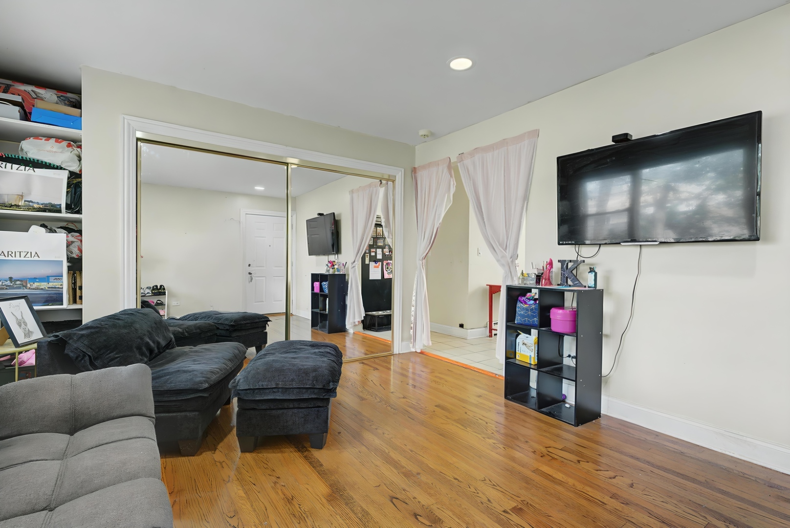 2111 N 75th Avenue 1e Property Photo 3