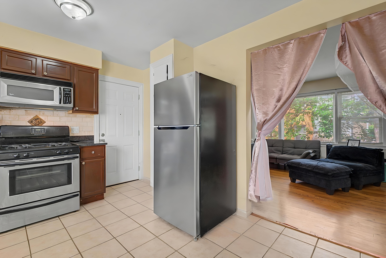 2111 N 75th Avenue 1e Property Photo 5