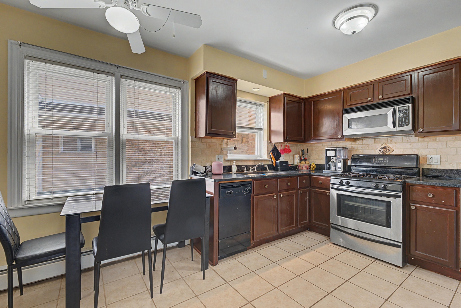 2111 N 75th Avenue 1e Property Photo 6