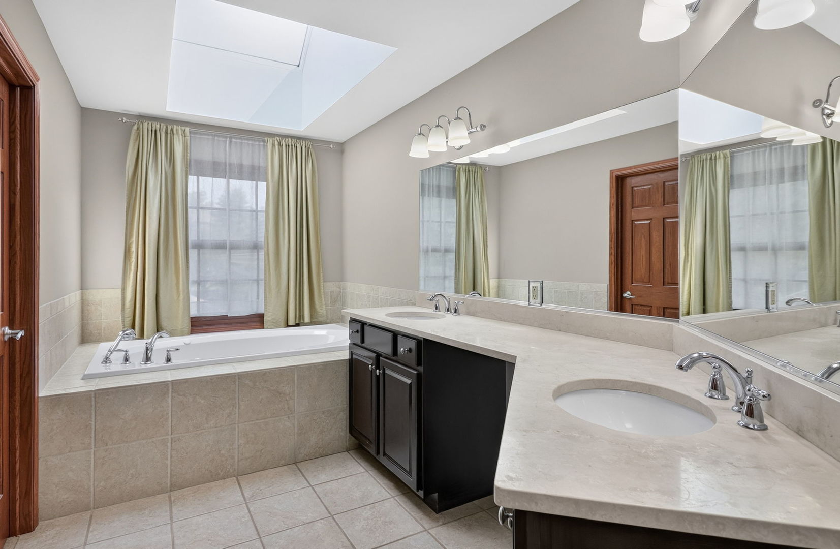2s299 Willow Creek Drive Property Photo 25