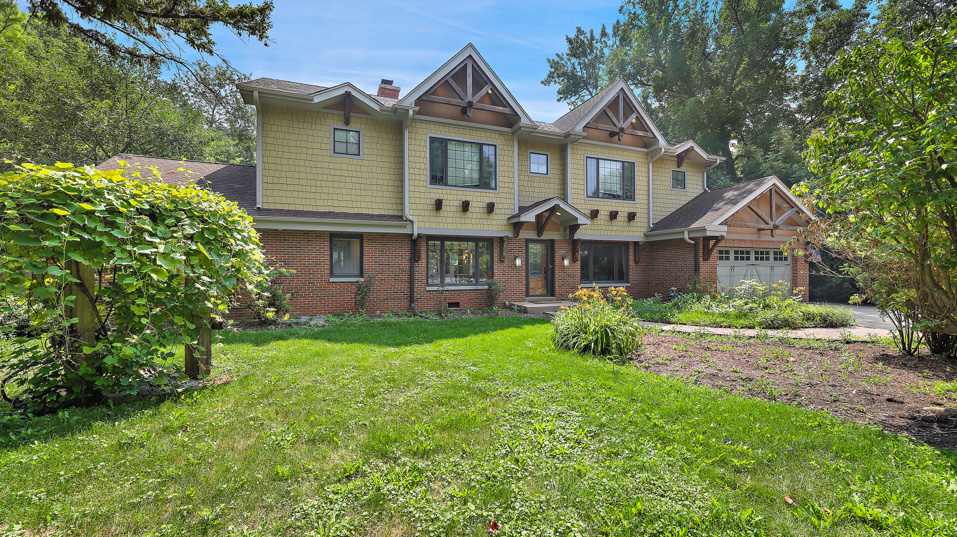 827 S Arlington Heights Road Property Photo 2