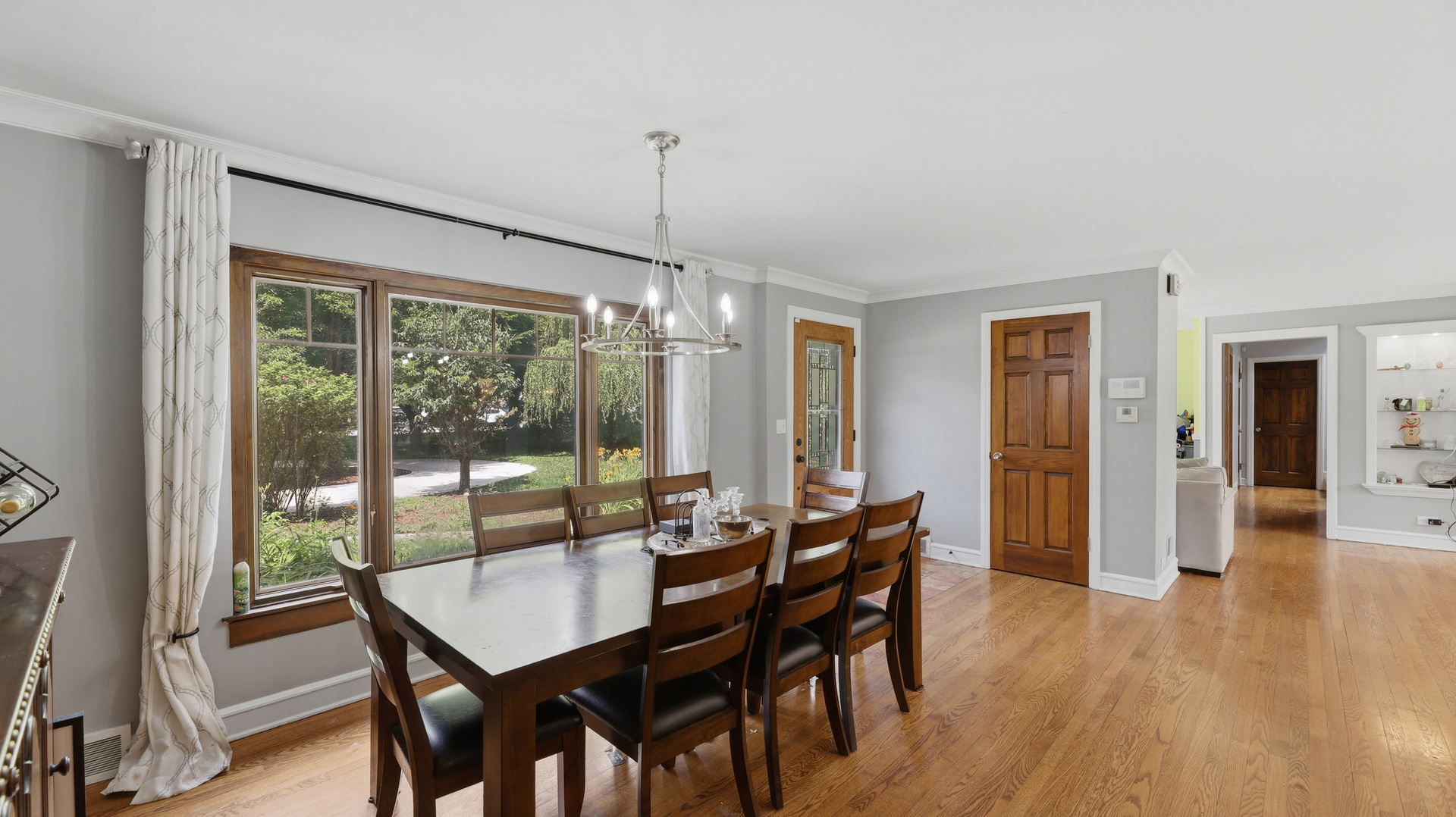 827 S Arlington Heights Road Property Photo 8