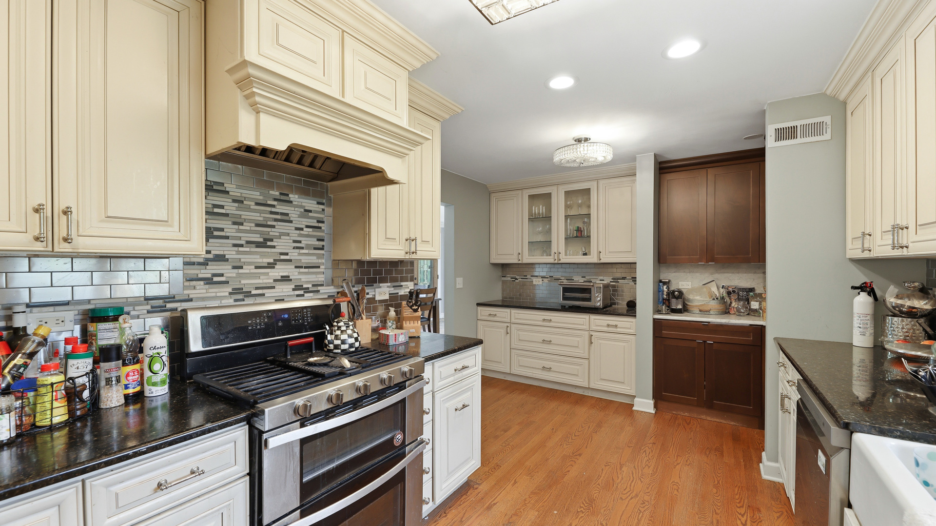 827 S Arlington Heights Road Property Photo 15
