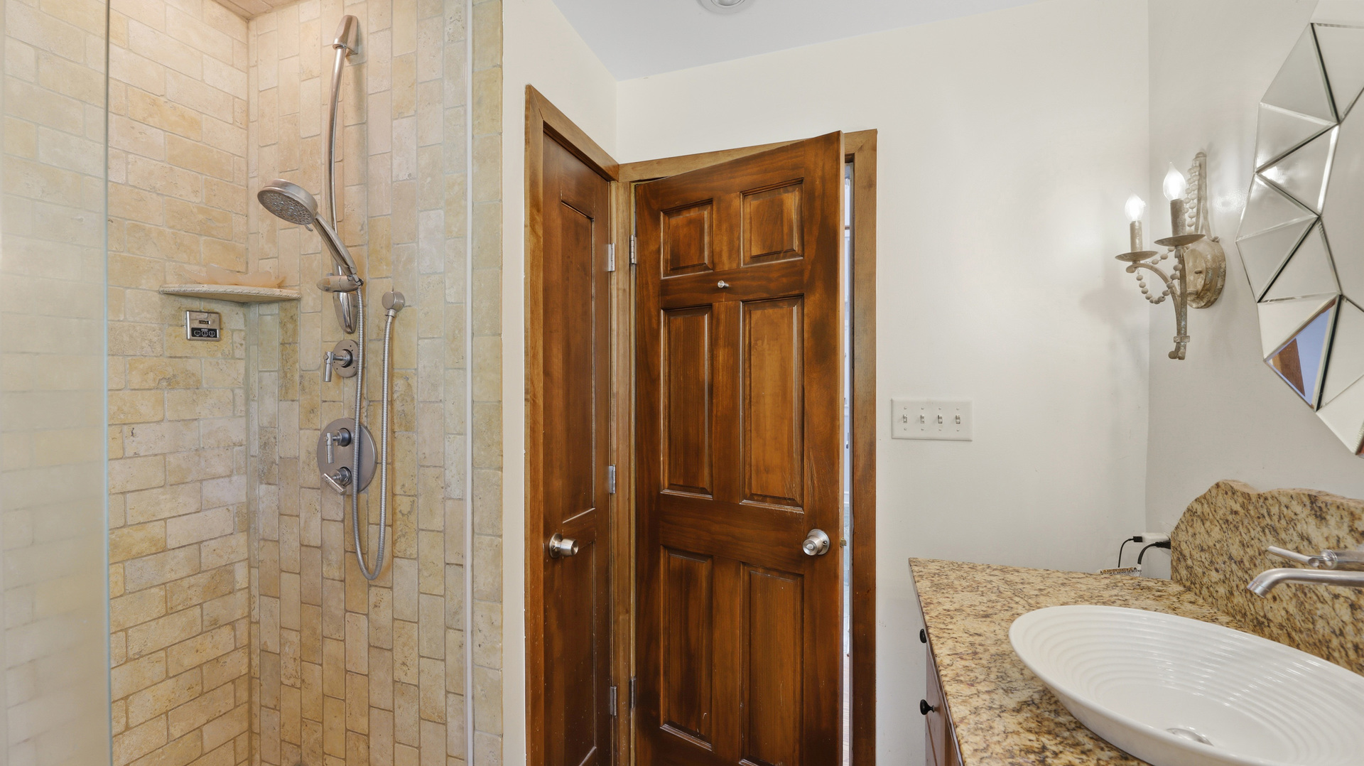827 S Arlington Heights Road Property Photo 21