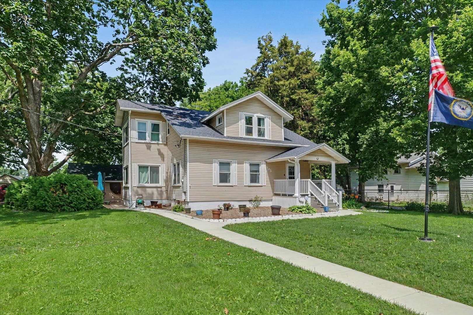 503 S Third Street Property Photo 1
