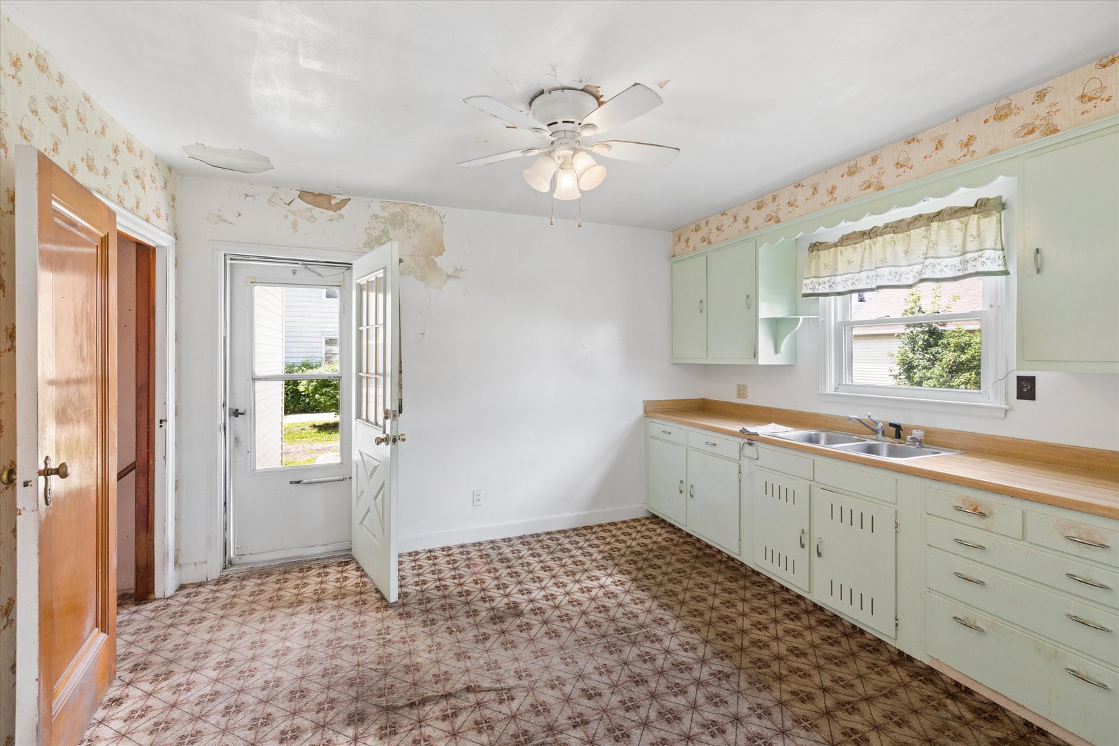 406 11th Street Property Photo 12