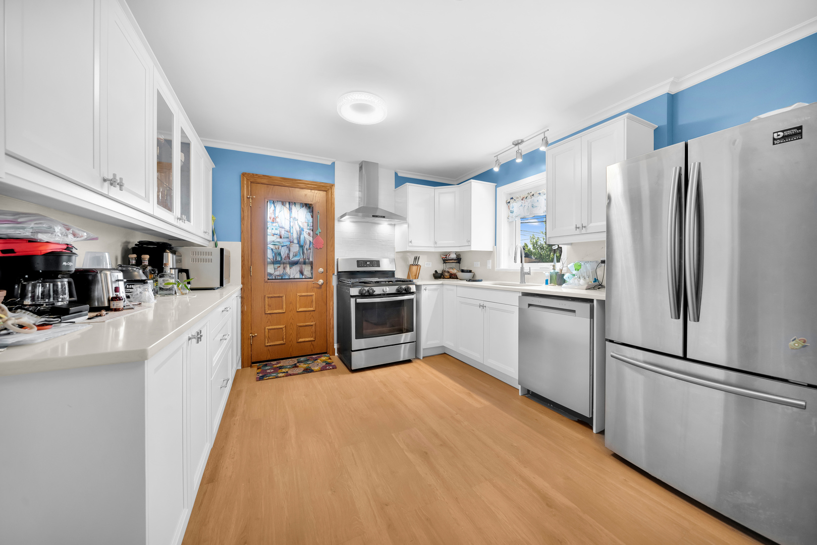 6805 S Kildare Avenue Property Photo 8