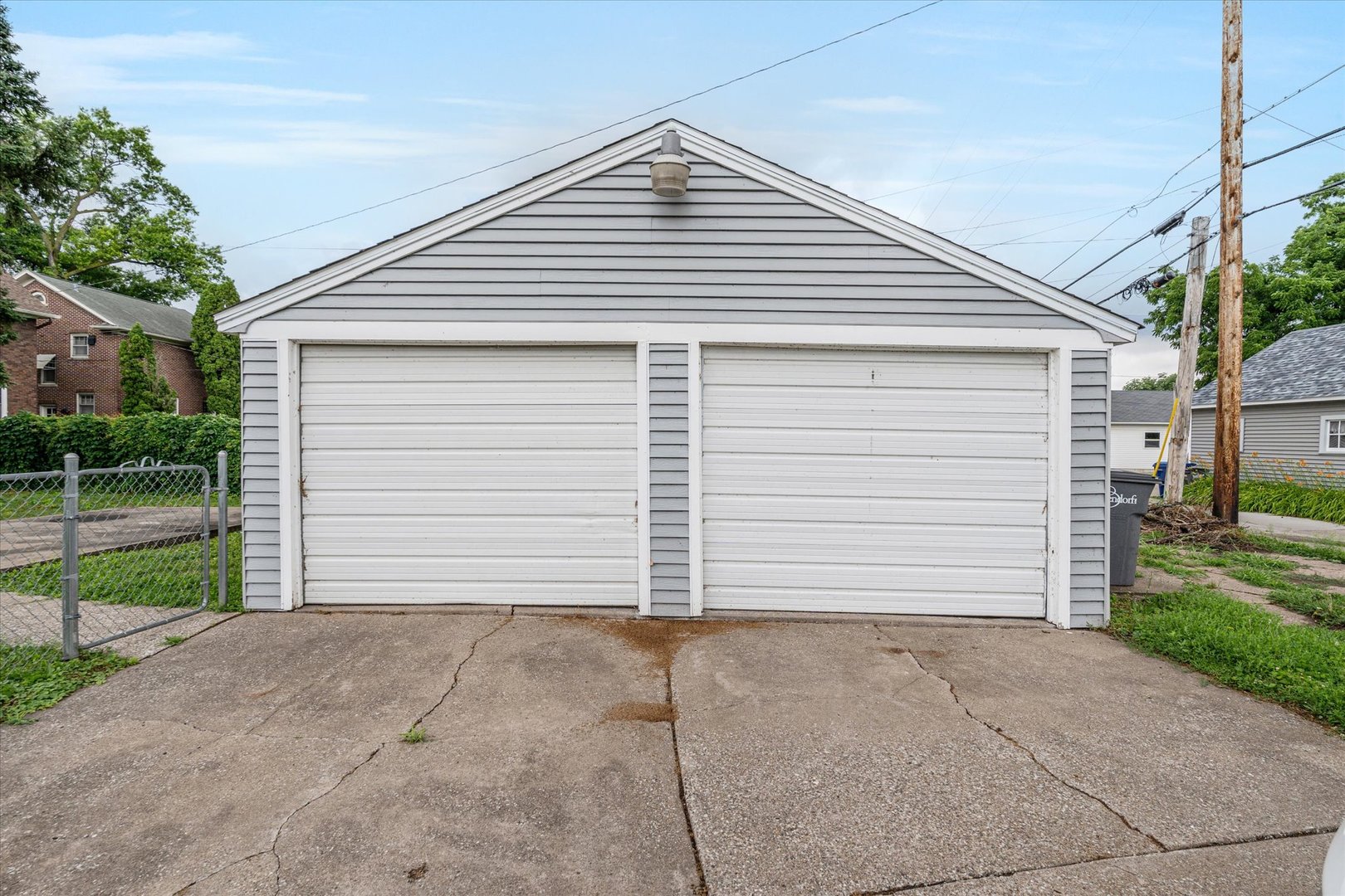 732 River Drive Property Photo 3