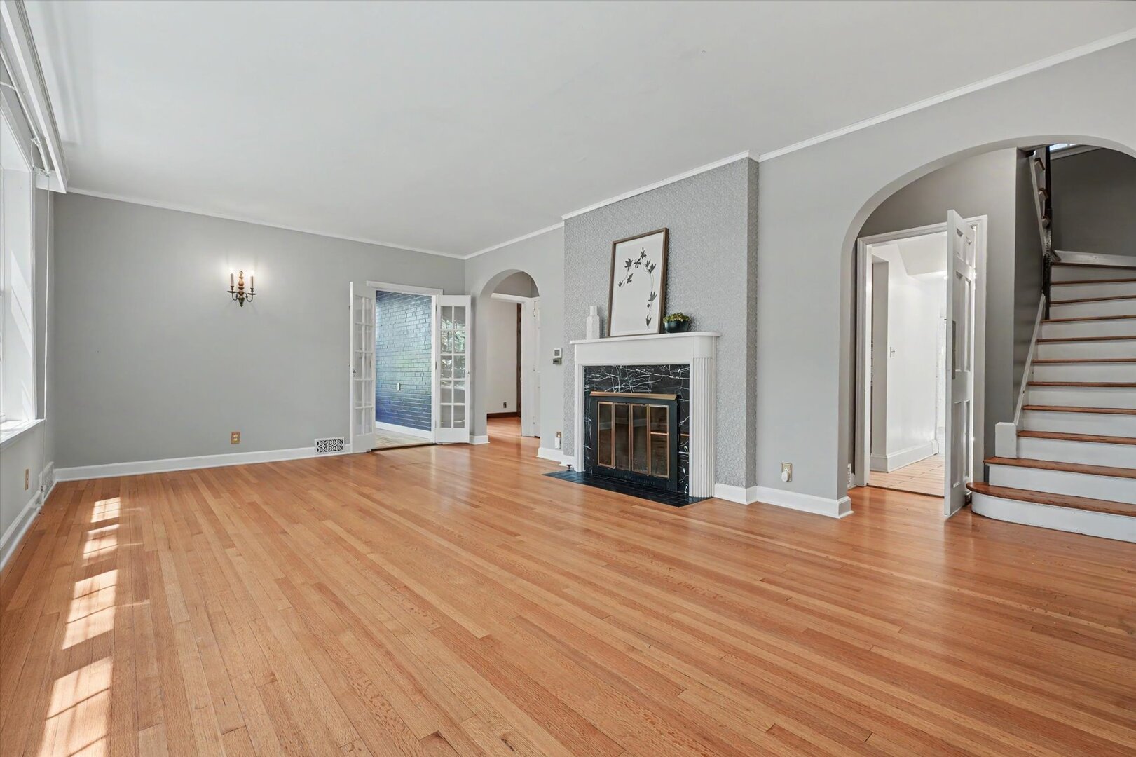 208 W Florida Avenue Property Photo 7