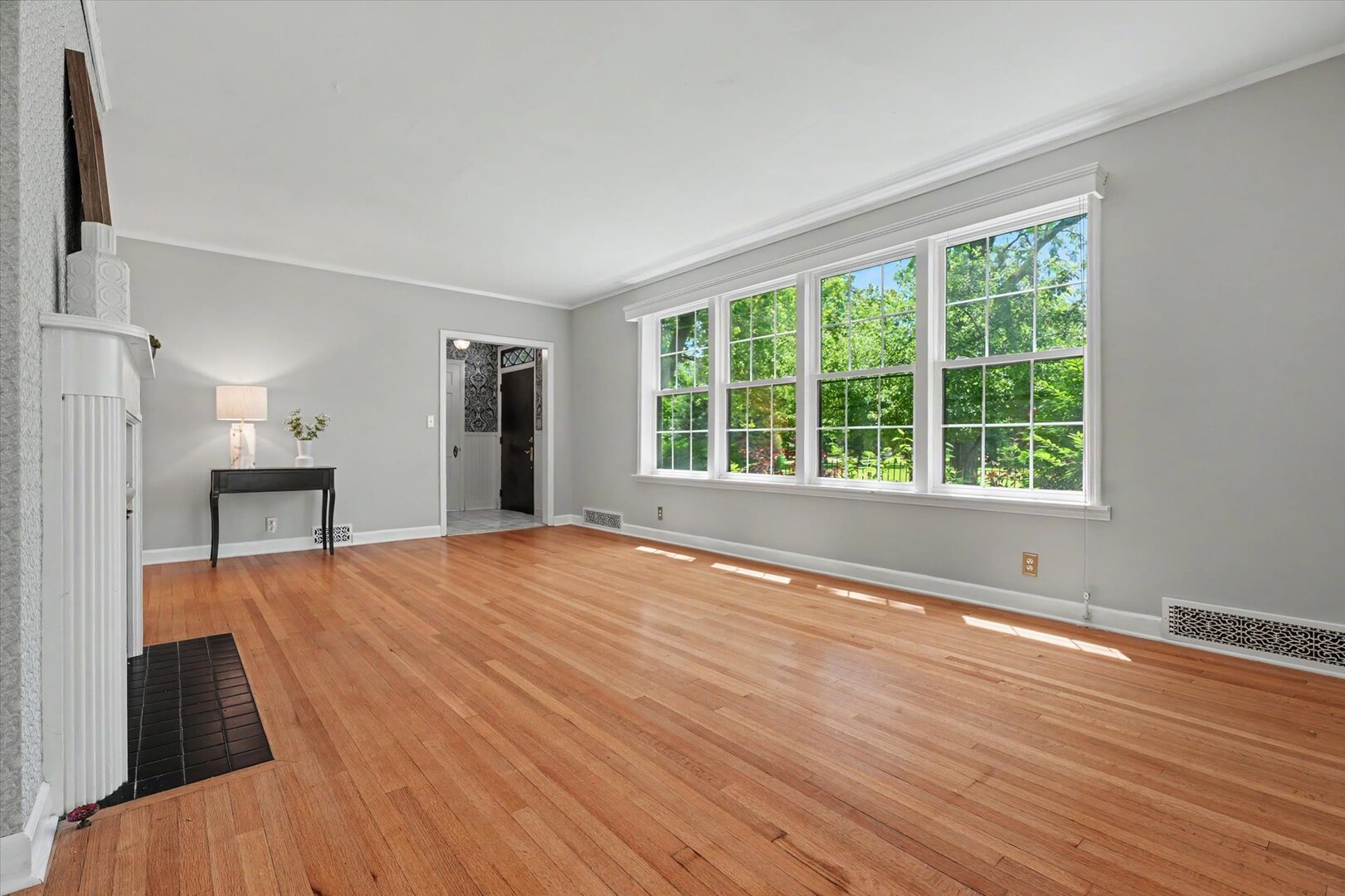 208 W Florida Avenue Property Photo 10