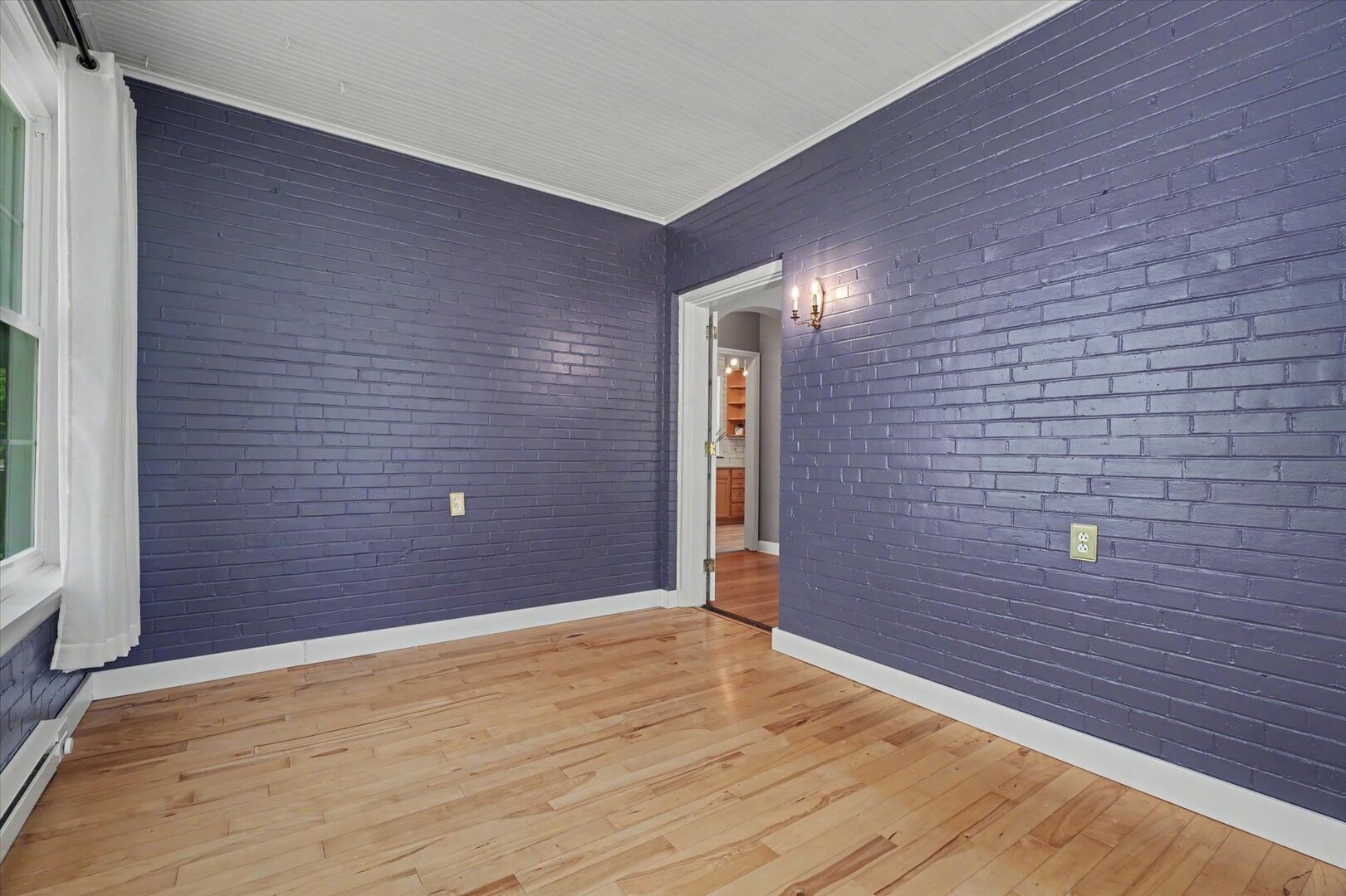 208 W Florida Avenue Property Photo 15