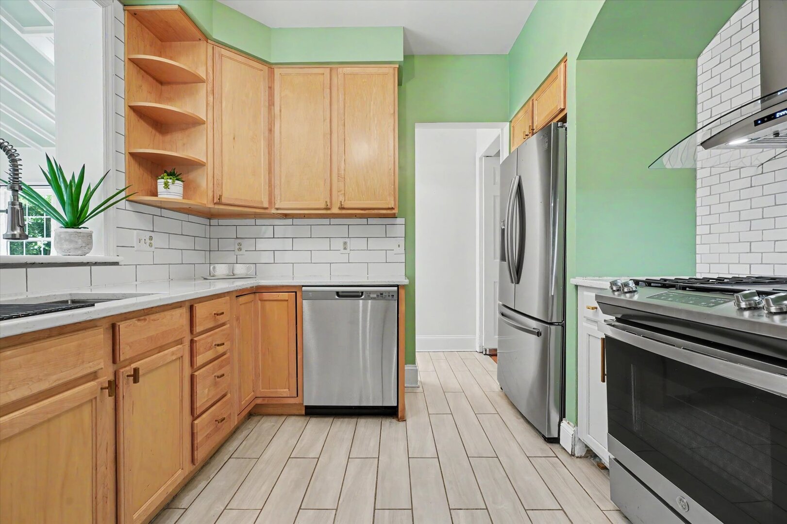 208 W Florida Avenue Property Photo 27