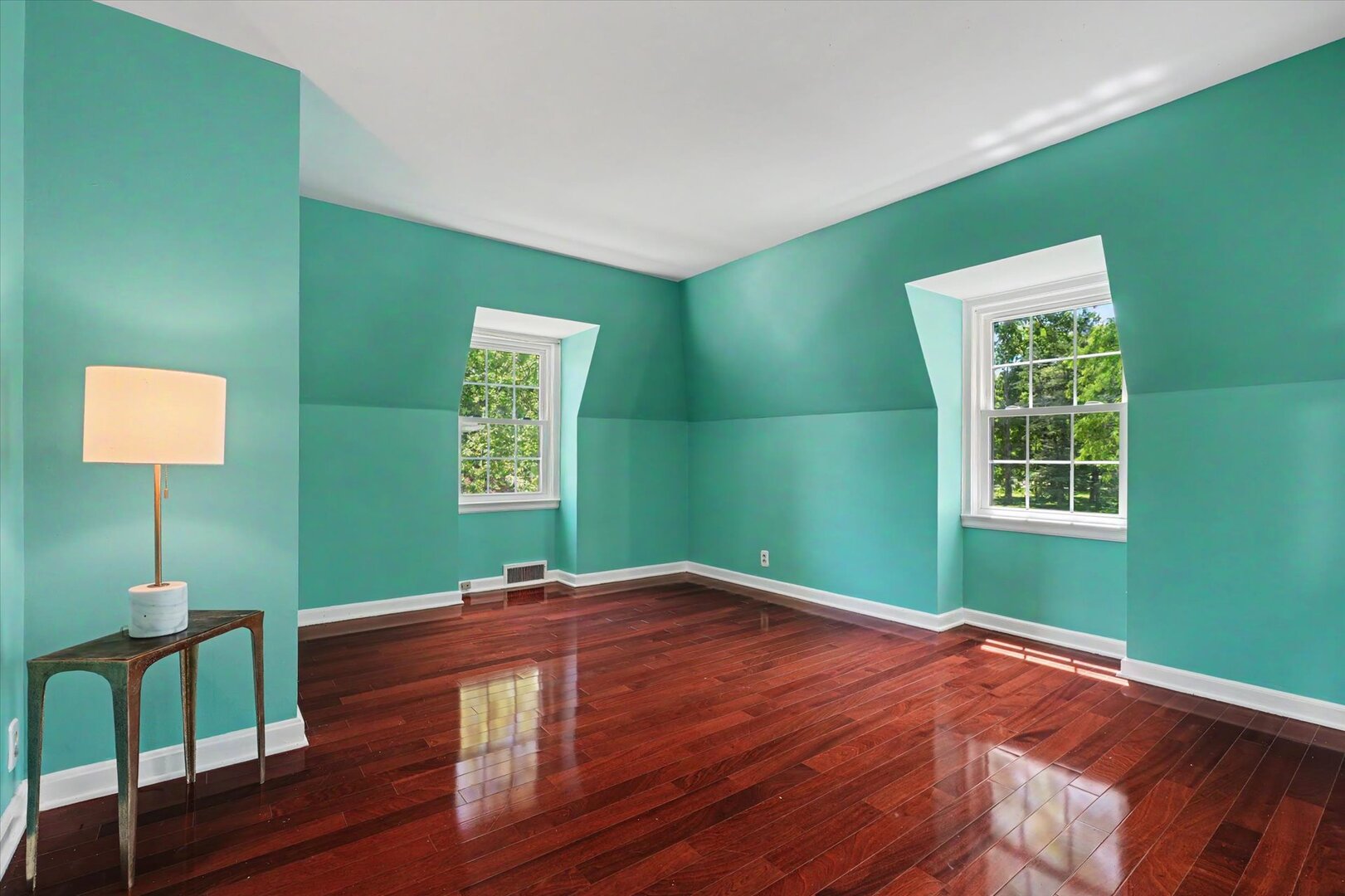 208 W Florida Avenue Property Photo 35