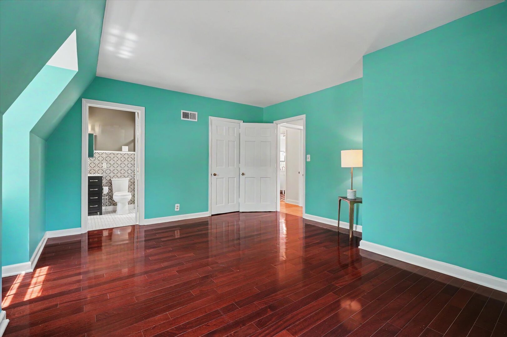 208 W Florida Avenue Property Photo 36
