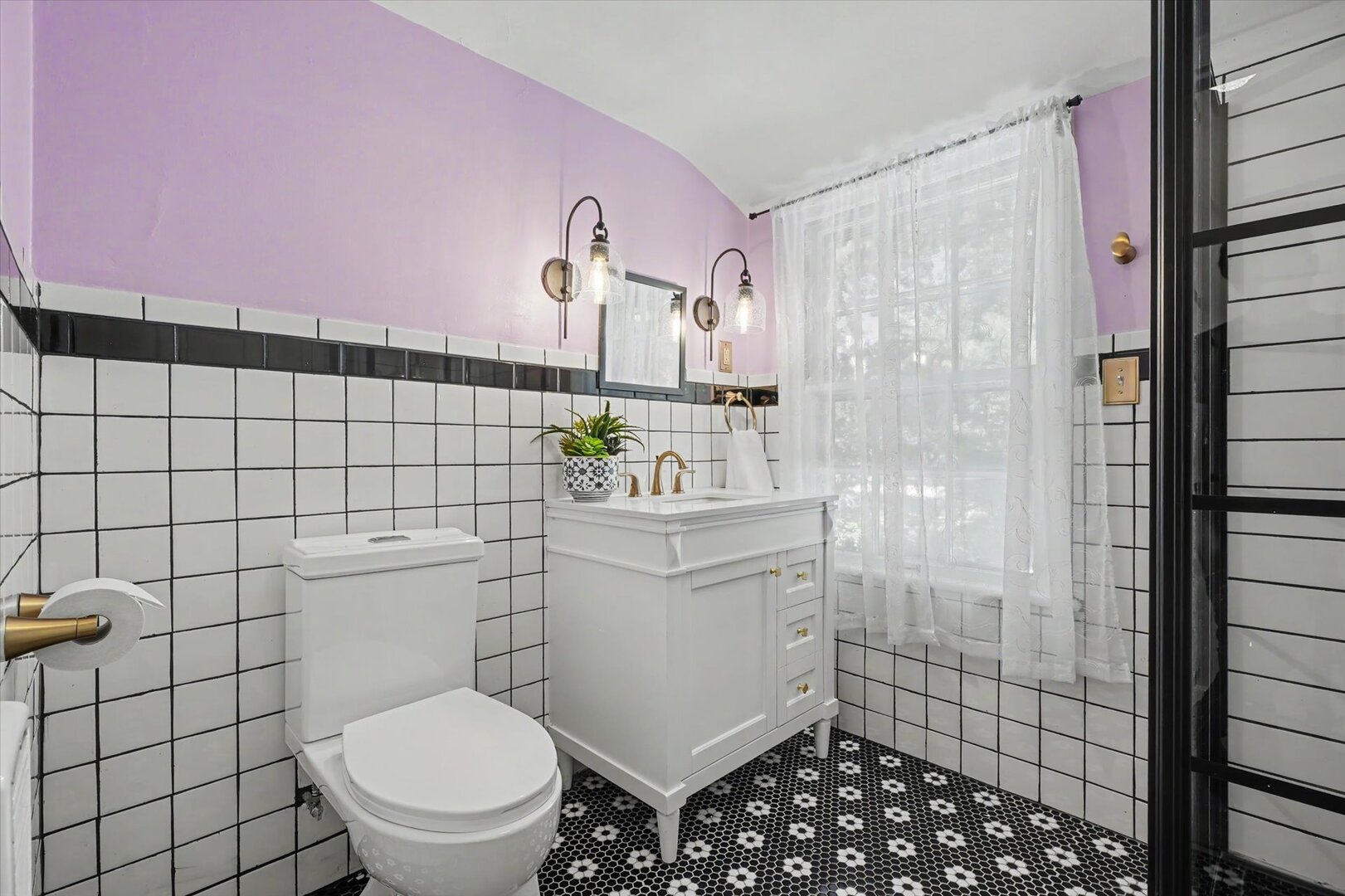 208 W Florida Avenue Property Photo 40