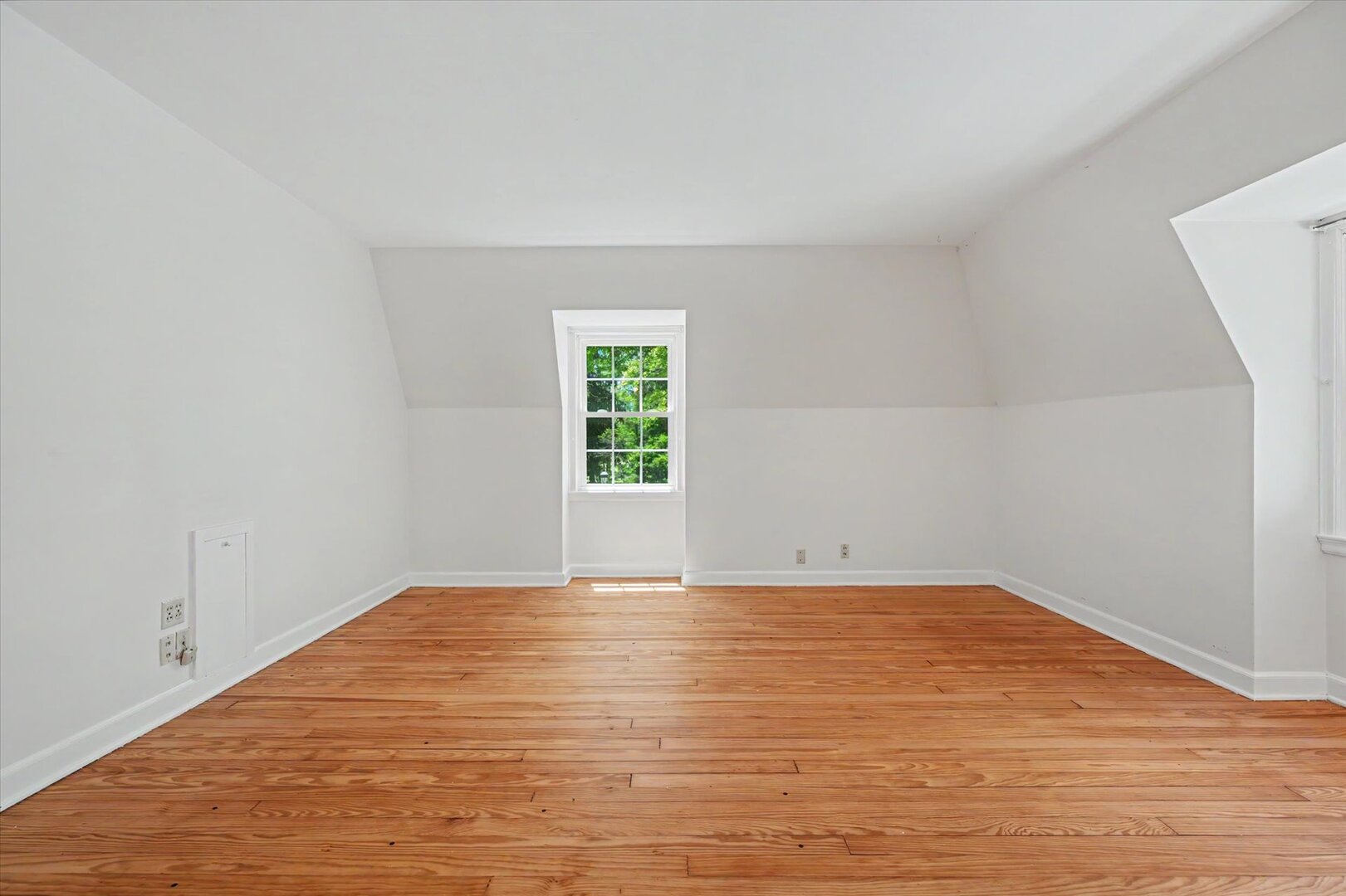 208 W Florida Avenue Property Photo 43